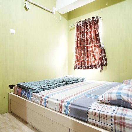 Planet Room Kemang View Бекасі Екстер'єр фото