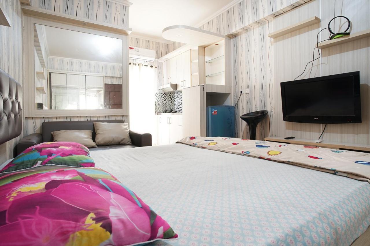 Planet Room Kemang View Бекасі Екстер'єр фото